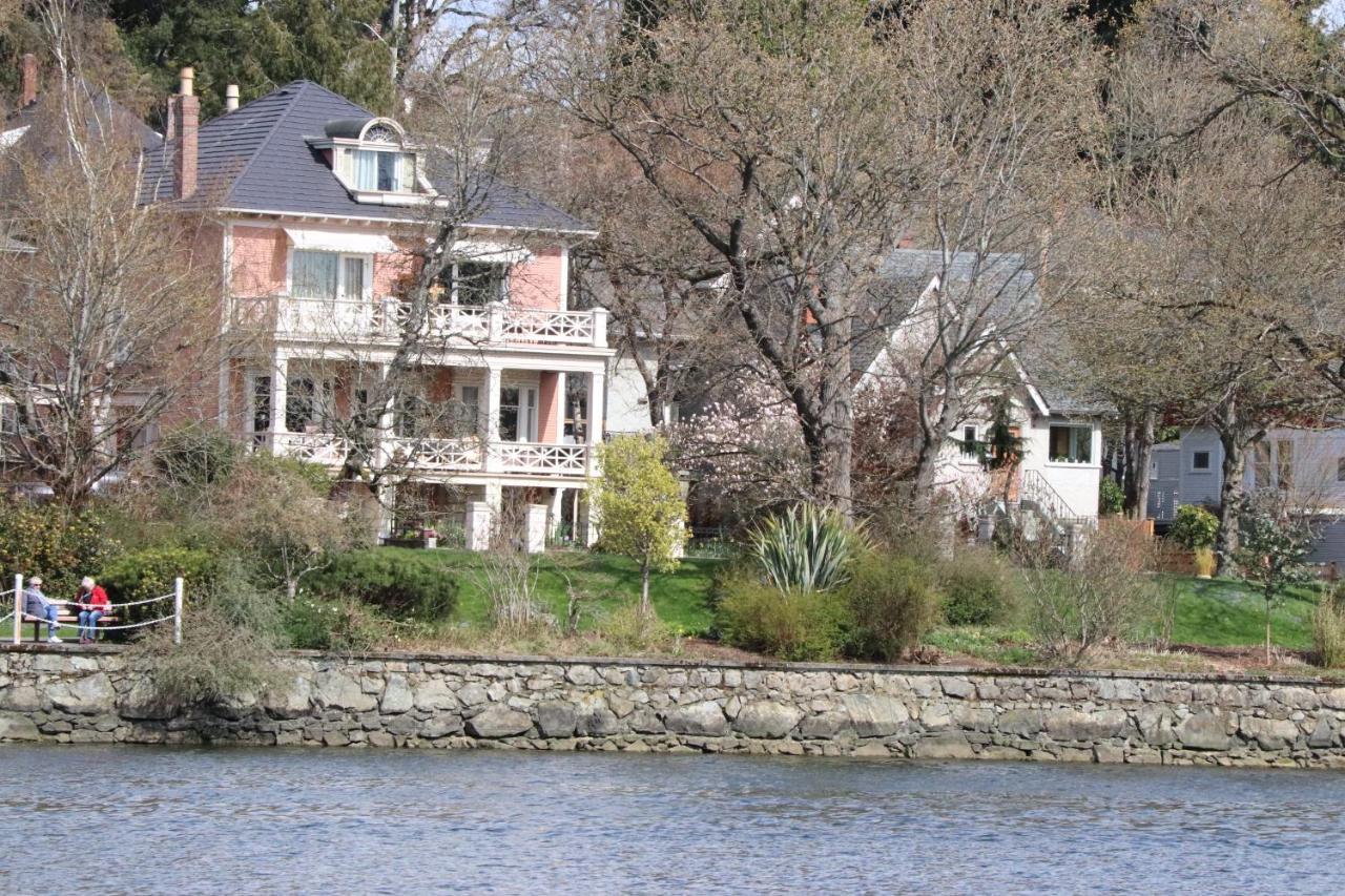 Lipton Place By Elegant Waterfront Esquimalt Buitenkant foto