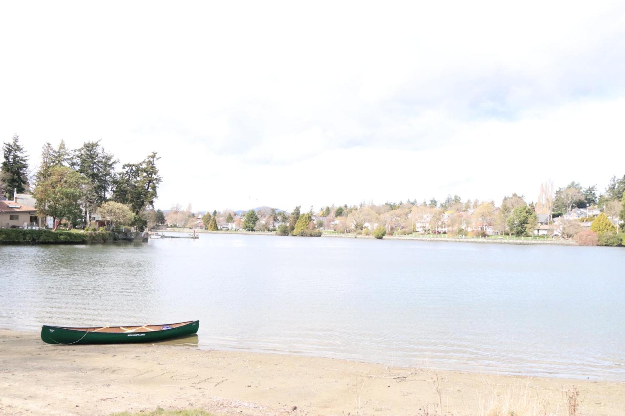 Lipton Place By Elegant Waterfront Esquimalt Buitenkant foto